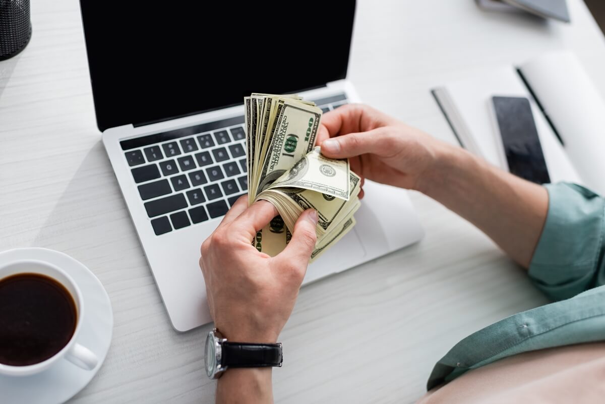 how to make 10k a month