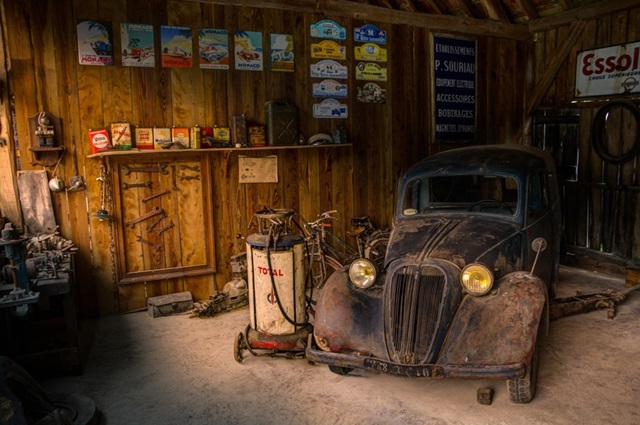 garage mechanic